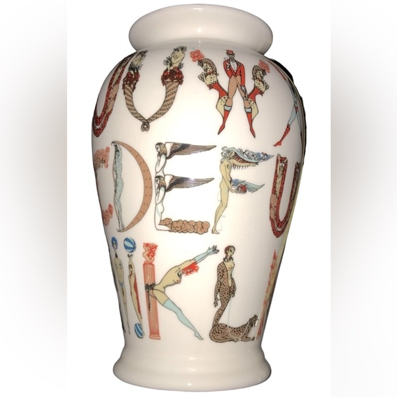 Supreme Alphabet Ceramic Vase - Picture 1 of 6